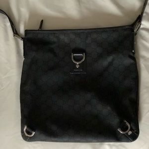 Authentic Gucci crossbody purse